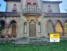 Edificio en venta en Viladomiu Vell photo 0