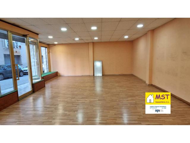 LOCAL COMERCIAL EN VENTA EN NAVÀS photo 0