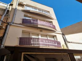 edificio con restaurante en funcionamiento y vivienda dúplex, l'ametlla de mar photo 0