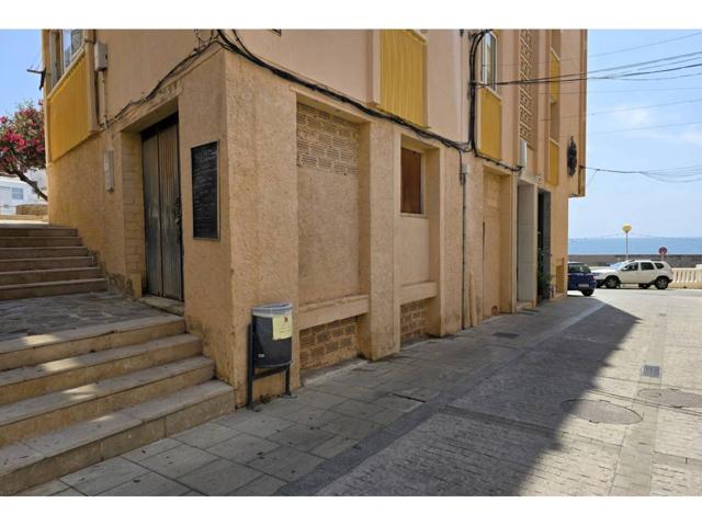 local en 2 plantas y fachada a 2 calles, posible uso residencial o comercial photo 0
