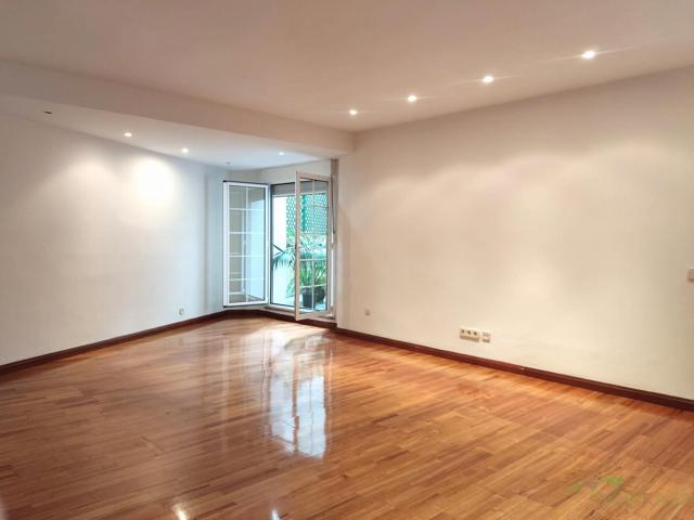 Piso En alquiler en Centro, Oviedo photo 0