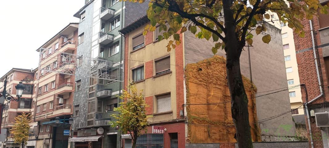 Unifamiliar En venta en Antiguo, Oviedo photo 0