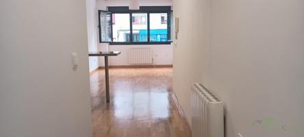 Piso En venta en Tenderina, Oviedo photo 0