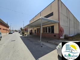 NAVE CON BAR FUNCIONANDO!! JUNTO POLIDEPORTIVO!! photo 0