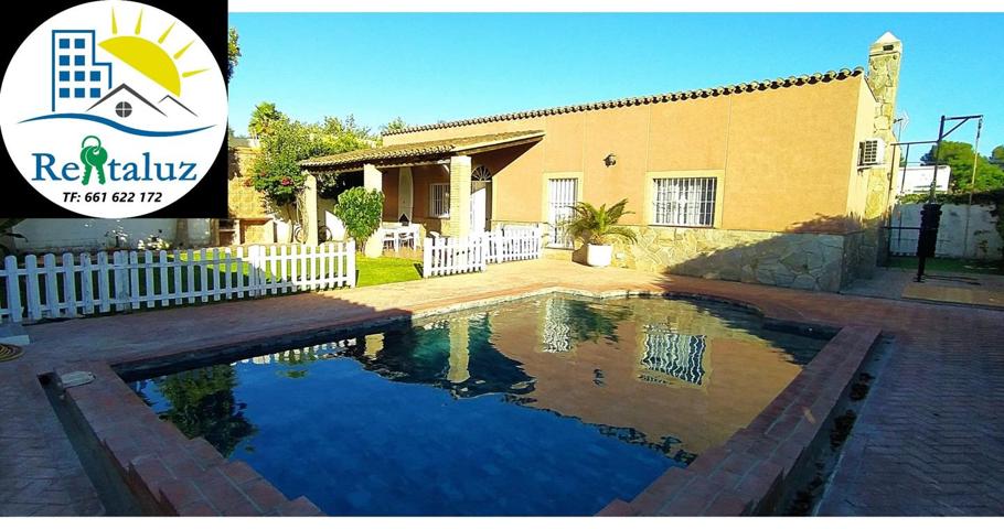 ESPECTACULAR CHALET! PISCINA PRIV! JARDÍN!PARKING! photo 0