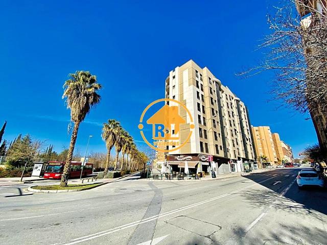 Magnífico piso de 4 dormitorios en Periodistas- Almunia. photo 0