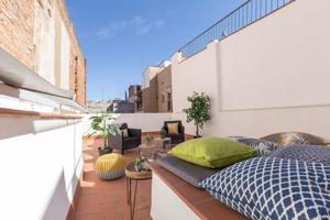 Reformada vivienda con gran terraza en el centro de Barcelona photo 0