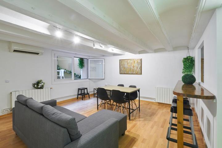 Exclusivo Piso de 3 Dormitorios con Patios Privados en el Corazón del Barrio Gótico photo 0