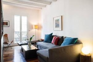 Piso a la venta con Licencia Turística en Poble Sec – Excelente Rentabilidad photo 0