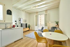 Vivienda reformada con gran terraza en el corazón de Barcelona photo 0