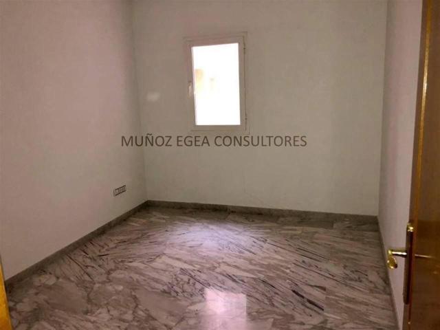 Oficina en venta en Lucena de 60 m2 photo 0