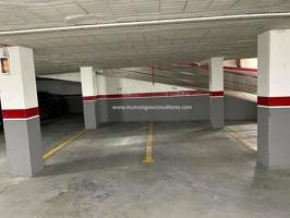 Plaza De Parking en venta en Lucena de 12 m2 photo 0