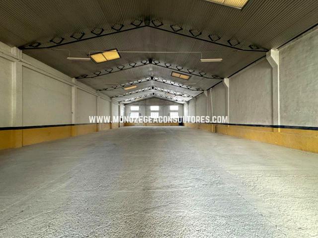 Nave Industrial en alquiler en Lucena de 531 m2 photo 0