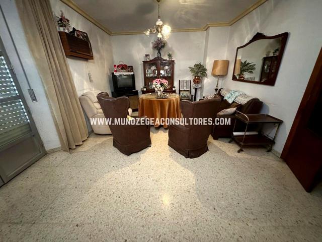 Piso en alquiler en Lucena de 133 m2 photo 0