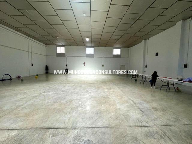 Nave Industrial en venta en Lucena de 255 m2 photo 0
