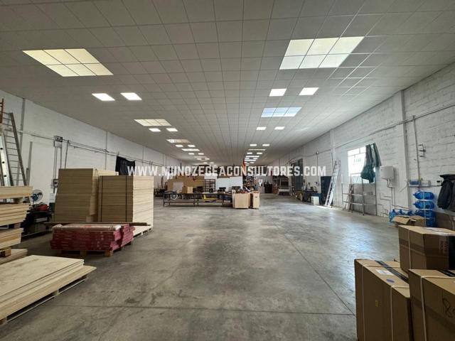 Nave Industrial en alquiler en Lucena de 500 m2 photo 0