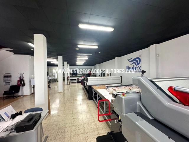 Nave Industrial en alquiler en Lucena de 1220 m2 photo 0