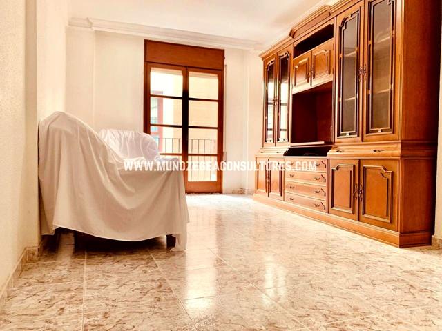 Piso en venta en Lucena de 85 m2 photo 0