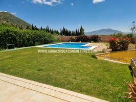 Casa - Chalet en alquiler en Lucena de 400 m2 photo 0