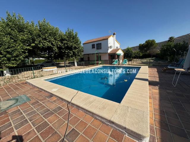 Casa - Chalet en venta en Lucena de 220 m2 photo 0