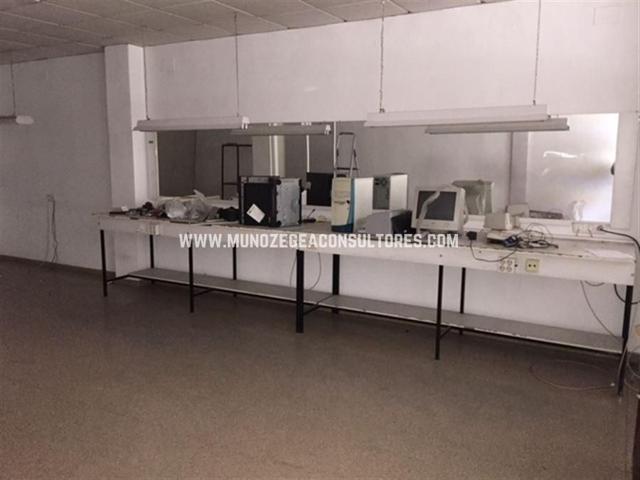 Local en alquiler en Lucena de 100 m2 photo 0