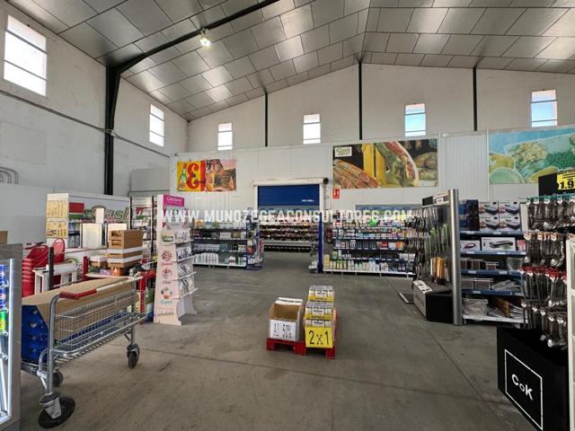 Nave Industrial en alquiler en Lucena de 1552 m2 photo 0