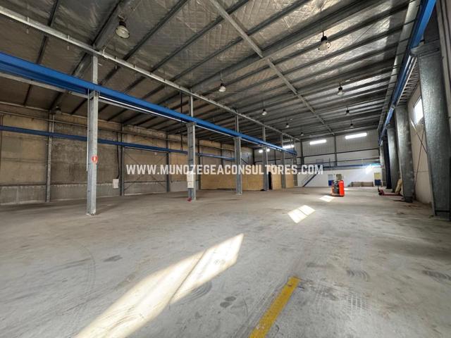 Nave Industrial en alquiler en Lucena de 1480 m2 photo 0