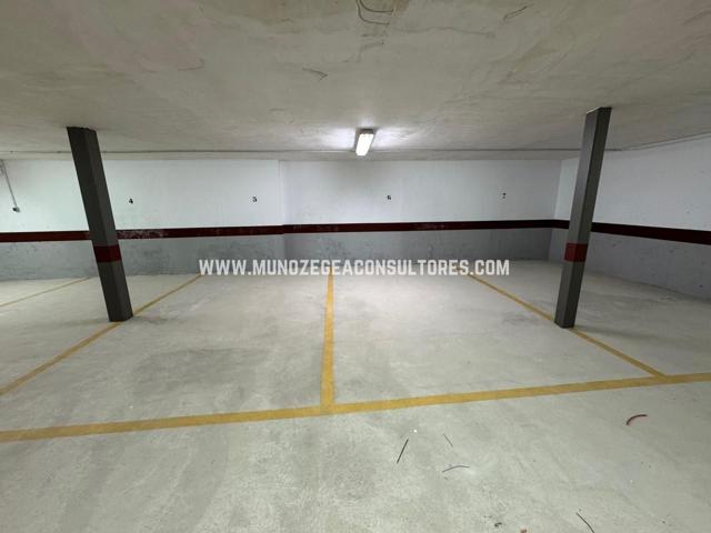 Plaza De Parking en venta en Lucena de 12 m2 photo 0