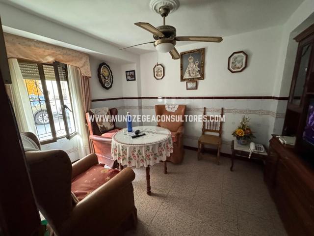 Casa - Chalet en venta en Lucena de 221 m2 photo 0