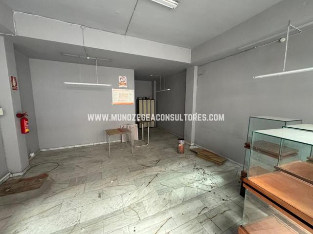 Local en venta en Lucena de 47 m2 photo 0