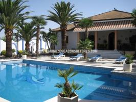 Casa - Chalet en venta en Cabra de 2063 m2 photo 0