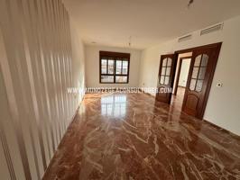 Casa - Chalet en venta en Lucena de 273 m2 photo 0