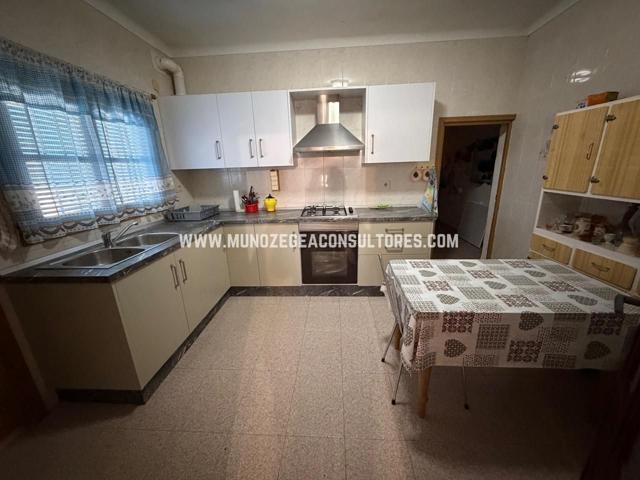 Casa - Chalet en venta en Huertas Bajas de Cabra de 227 m2 photo 0