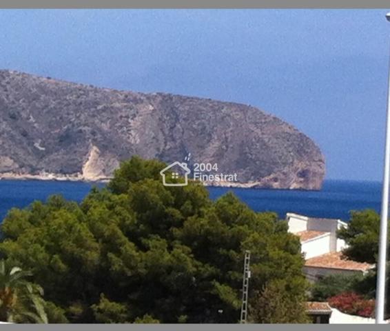 PISO REFORMADO CON VISTAS AL MAR EN MORAIRA. photo 0