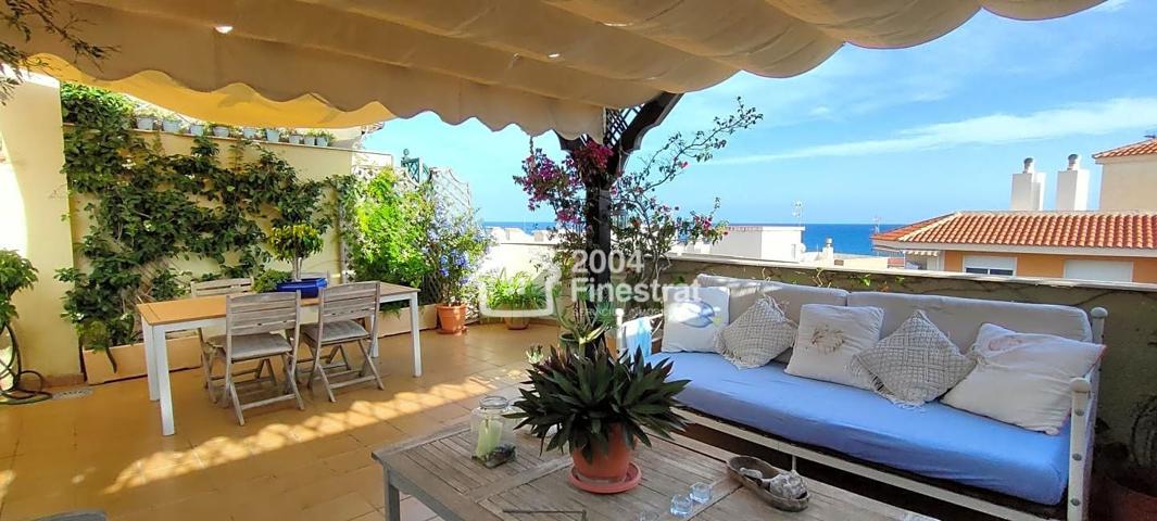 ESPECTACULAR ATICO DUPLEX CON VISTAS AL MAR EN VILLAJOYOSA. photo 0