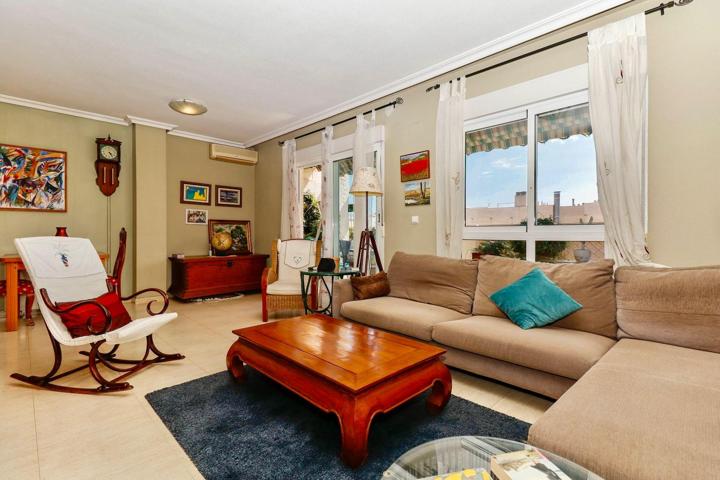 ENORME ÁTICO DE 3 HABITACIONES EN EL CENTRO CON AMPLIA TERRAZA, GARAJE Y TRASTERO!! photo 0