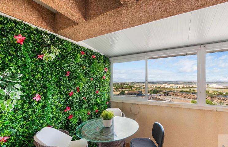 ÁTICO DE 3 HABITACIONES CON VISTAS PANORÁMICAS, GARAGE Y TRASTERO EN PARQUE DE LAS NACIONES! photo 0