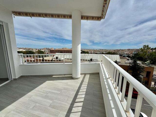 FANTÁSTICO APARTAMENTO REFORMADO CON VISTAS AL MAR, PISCINA COMUNITARIA Y PLAZA DE APARCAMIENTO!! photo 0