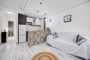 BUNGALOW REFORMADO EN PLANTA ALTA CON PISCINA EN NUEVA TORREVIEJA! photo 0