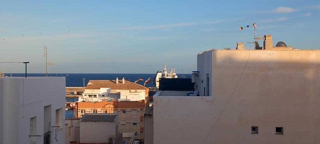 Luminoso piso con vistas al mar en Garrucha photo 0