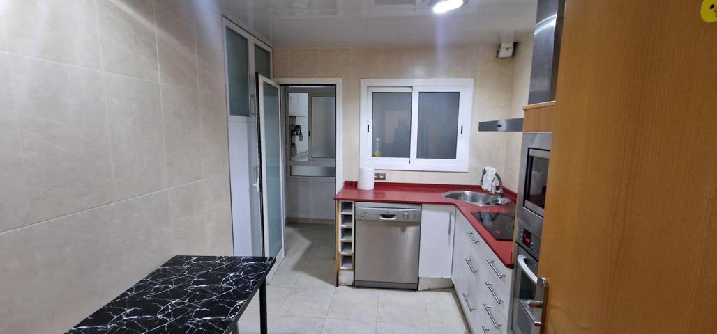 Oportunidad piso en Castelldefels centro 92m2 photo 0