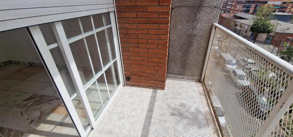Piso en venta en avda Roureda 114m2 Viladecans photo 0