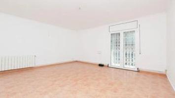 Piso ALQUILADO en venta oportunidad de inversión en SANT BOI photo 0