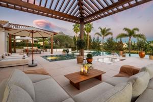 Casa En venta en La Cerquilla, Marbella photo 0