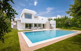 Casa En venta en Estepona photo 0