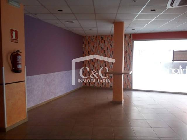 Local comercial en venta en Manzanares photo 0