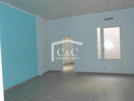 Local comercial en venta en Manzanares photo 0