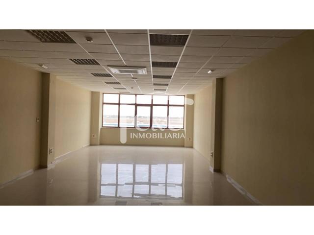 Local en venta en Manzanares photo 0
