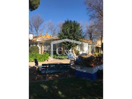 Casa-Chalet en venta en Manzanares photo 0