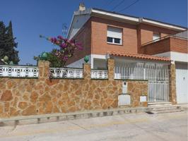 Chalet pareado en venta en Vinaròs photo 0